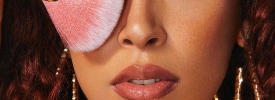Muzičarka Doja Cat lansirala je svoju liniju šminke za BH cosmetics