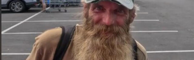 IZGLEDAO JE KAO PEĆINSKI ČOVEK, A ONDA SE DESILO ČUDO: Beskućnik je bio neprepoznatljiv nakon transformacije