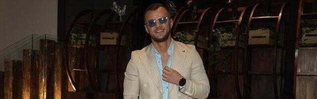 Ko je pevač čiji je brat poginuo u nesreći kod Kraljeva? Takmičio se u "Zvezdama Granda", diskvalifikovan iz rijalitija, a sa ovom pevačicom je prevario suprugu