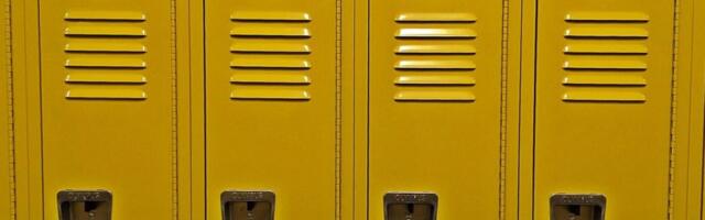 Đački rančevi preteški, a ormarića nema: Šta sprečava škole da uvedu ovo rešenje?