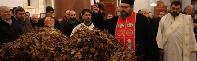 Molitva za osvećenje badnjaka (VIDEO)