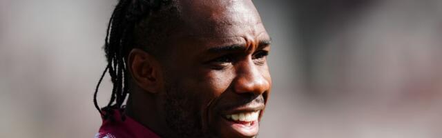 Doživeo tešku nesreću, učio ponovo da hoda, sada pronašao novi klub: Bivši napadač Vest Hema potpisao!