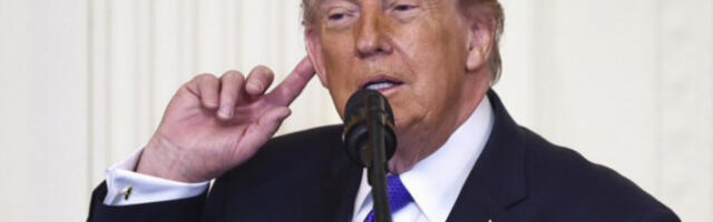 Трамп: Иран је „управо пред предајомˮ