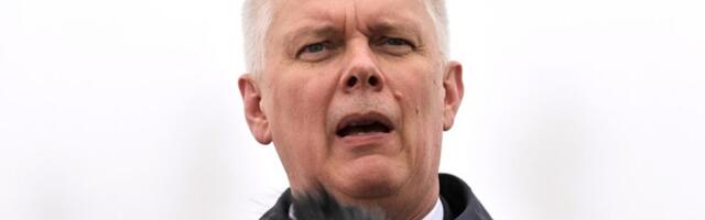 Poljski ministar zadužen za obaveštajne službe: Razgovarati s Vučićem je u redu, ali s Orbanom nije