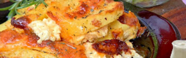 Pečeni preliveni krompir: Ovom jelu neće niko odoleti, spremite specijalitet od kojeg ide voda na usta