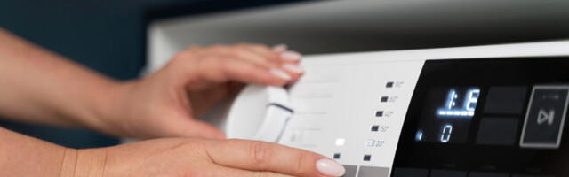 Ne morate više da se mučite, imamo rešenje: Ovo je najbolja metoda za čišćenje veš mašine