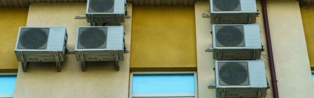 HOROR U PRESTONICI! Doktorka se naočigled prolaznika obesila o klima uređaj! Tragediji prethodile tužne priče