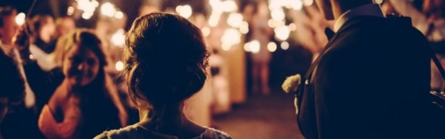 Aleksandra došla kao fotograf na svadbu, pa zaradila metak! PUCNJAVA NA SVADBI U BEOGRADU, ŽENA ZADOBILA PROSTRELNU RANU NOGE!