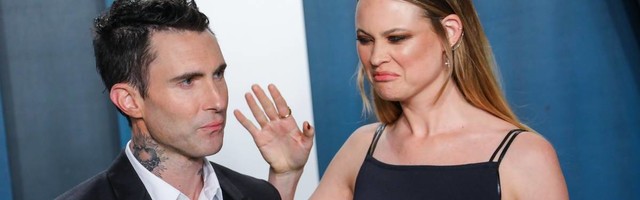 Zaustavite sve! Adam Levin je izašao iz karantina bez majice i sa novom frizurom