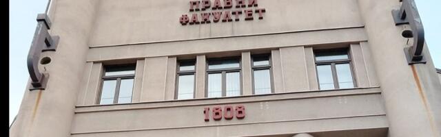 Zapalio drvo kod Pravnog fakulteta pa pobegao?