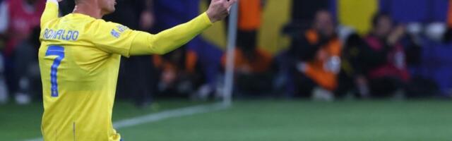 RONALDO NE SEDI NA KLUPI: Portugalac "poludeo" nakon izmene (VIDEO)