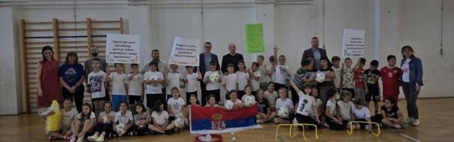 Predsednik Sportskog saveza Srbije  Davor Štefanek iznenadio učenike drugog razreda
