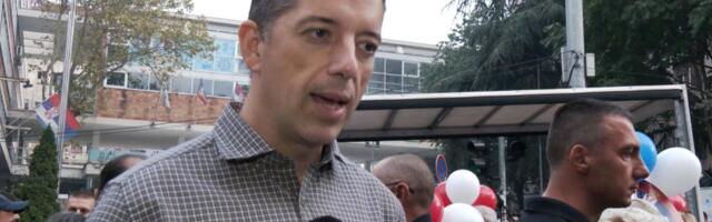 ĐURIĆ: Tužiti sve što povezuju Vučića i napade u Sarajevu, a novac da ide u humanitarne svrhe