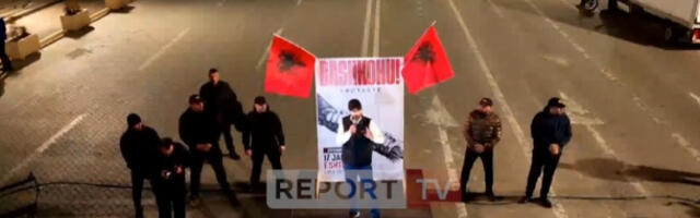 ​Тирана: сукоб демонстраната и полиције на протесту испред зграде владе (видео)