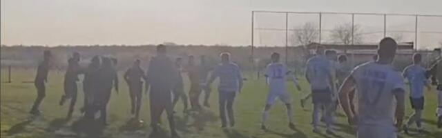 SLOBODA SE OGLASILA NAKON NEZAPAMĆENOG SKANDALA: Huligani upali na teren i tukli trenere i  igrače - klub izdao hitno saopštenje!