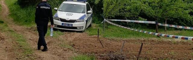 DRAMA KOD JAGODINE! Pronađena bomba u njivi, policija na licu mesta! (FOTO)