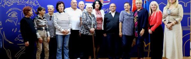 Krov nad glavom za osam porodica posle 17 godina čekanja