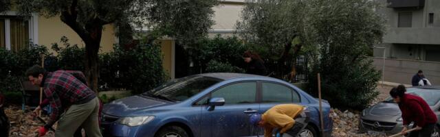 Nevreme uništilo omiljena letovališta na Halkidikiju: Popucali putevi, pesak na ulicama nakon izlivanja mora