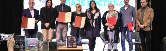 UK "Koraci" dobitnik Nagrade "Zaharije Orfelin" za monografiju "U kontrasvetlu"