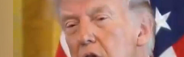 Трамп имитирао и подсмевао се Стармеру