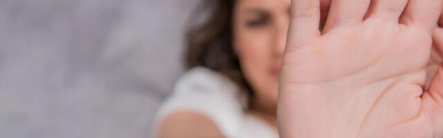 Почело суђење мушкарцу оптуженом за вишегодишње подвођење своје жене