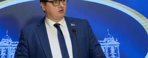 "OVO JE DOKAZ DA SU PLANIRALI DA VUČIĆA PREDSTAVE KAO NEČOVEKA KOJI JE PUCAO U SVOJ NAROD" Mrdić nakon saznanja o zvučnom topu: Hteli su potpuni slom države!