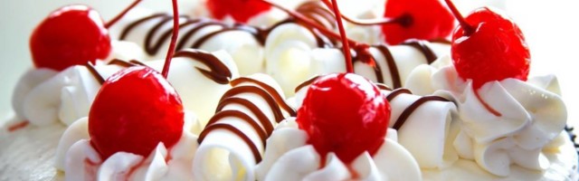 Od krempite samo je lepša krempita torta sa višnjama - gotova za manje od sat vremena