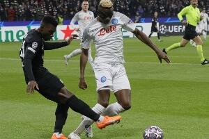 Де Лаурентис и Осимен сагласни - нападач остаје у Наполију