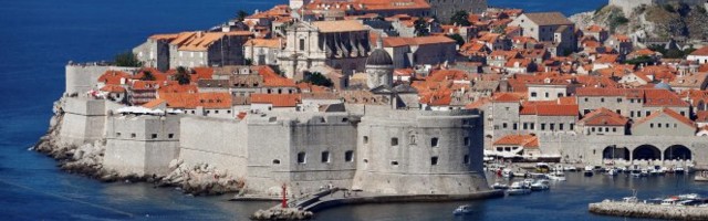 (FOTO) ČUDO U DUBROVNIKU, SRPSKE IKONE SE POJAVILE ISPOD KREČA NA RIMOKATOLIČKOM MANASTIRU! Hrvati ih već 10 godina uporno prekrivaju, ali uzalud... ONE OPET IZBIJU NA POVRŠINU!