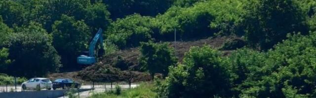 "Izgradnja 150 stanova na mestu klizišta i seča stabala nastavak urbanističkog nasilja"