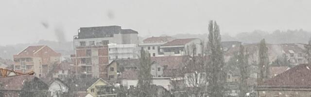 U Kragujevcu jutros padao sneg (VIDEO)