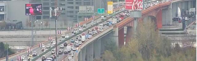 OPET KOLAPS U BEOGRADU: Najkritičnije na Gazeli, gužve ima i u ovim delovima grada (foto)