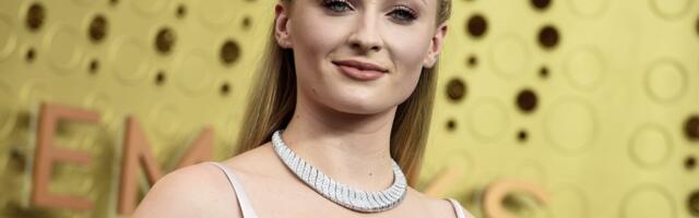 SANSA STARK JE NOVA LARA KROFT: Prva fotka raspametila fanove - kao da je iskočila iz igrice! (FOTO)