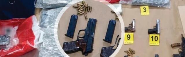 POLICIJA UPALA U ŠTEK-STAN I PRONAŠLA ARSENAL ORUŽJA! U garaži nagazne mine, pištolji i bomba! (FOTO)