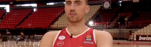 “Milutinov je bio zaključan u kancelariji, sa svojim agentom koji je čekao napolju”