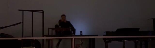 Daniel Kajmakoski u šokantnom izdanju: Leži ispred kluba kojeg je otet, kad je video ovo, počeo da beži