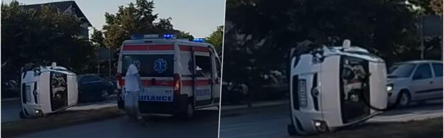 ŽESTOK SUDAR U NOVOM SADU! Auto završio na boku posle saobraćajne nesreće kod Najlon pijace, Hitna pomoć na licu mesta (VIDEO)