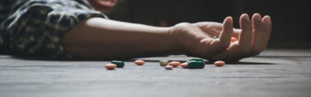 JEZIVO! PREDOZIRAO SE ČETRNAESTOGODIŠNJAK U NIŠU: Maloletnik bez svesti hitno primljen u UKC!