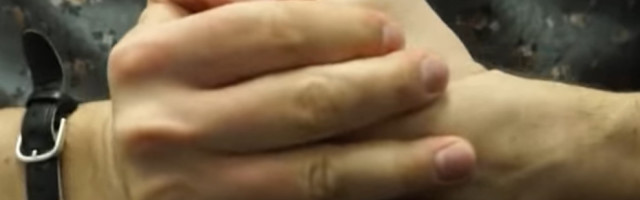 Šta se zapravo dešava kada pucketamo zglobovima?