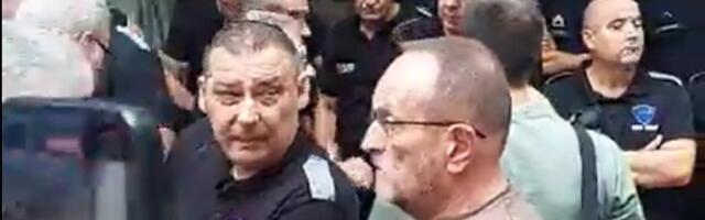 NAPETO ispred PKS: Privatno obezbeđenje i policija naspram ekologa, Ćuta na ivici fizičkog okršaja (VIDEO)