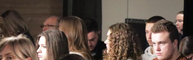 KOMS: Mladi bez poverenja u institucije, veruju studentima i nauci