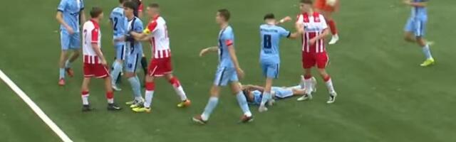 POTPUNI HAOS! Tuča na utakmici Crvene zvezde, jedan fudbaler udaran u glavu - jeziv incident! (VIDEO)