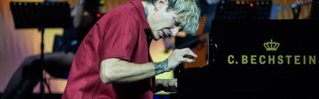 SEGMENTI SNAŽNIH EMOCIJA, STRASTI, HARIZME I VIRTUOZNOSTI PIJANISTA MAKSIM MRVICA PRIREDIO VEČE ZA PAMĆENJE NA PRVOM KONCERTU U BEOGRADU