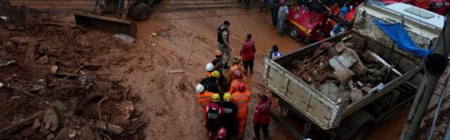 NEKI SE UDAVILI, DRUGE UBIO STRUJNI UDAR: 23 mrtvih u poplavama u zemlji!