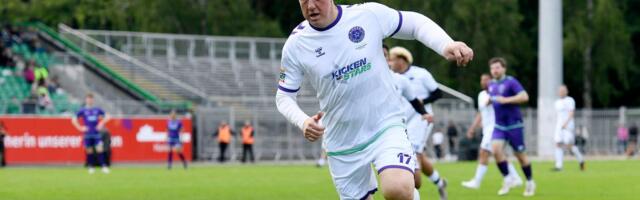 Čovek je čudo! Tri transplantacije bubrega, 46 godina na leđima i “haubica” u levoj nozi: Ivan Klasnić majstorijom iz slobodnjaka skinuo paučinu /VIDEO/