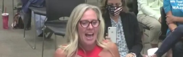 Mama koja ne voli analni seks ne želi da njena deca čitaju o tome