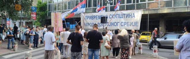 Protest ispred “Vremena”: Zašto nismo ispred Pinka? Oni su zabavna televizija