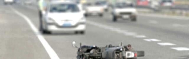 Teška nezgoda na Konjarniku: Motociklisti povređeni (FOTO)