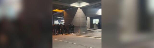 Pogledajte kakva je atmosfera ispred Arene dva i po sata pred utakmicu Partizan - Bajern