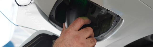 OBUKA SE MENJA U KORENU: Ova država EU mogla bi da prva uvede vozačke ispite samo za ELEKTRIČNA VOZILA